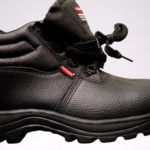 shneerder safety boots and shoe 28129.png