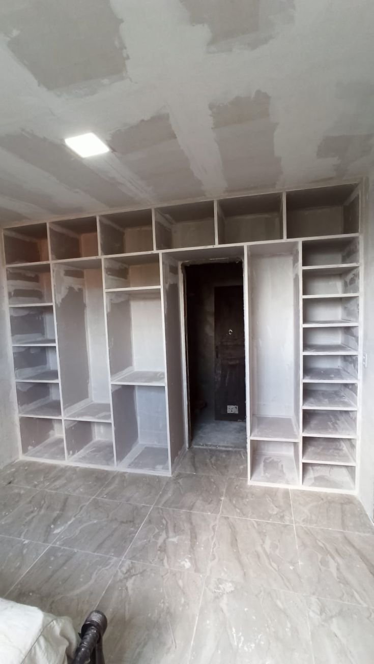 Bedroom walk-in closets1