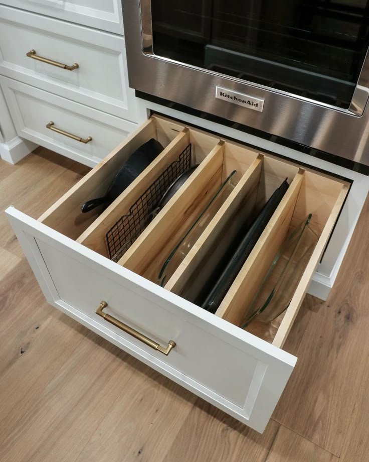 Custom kitchen drawers and cabinets