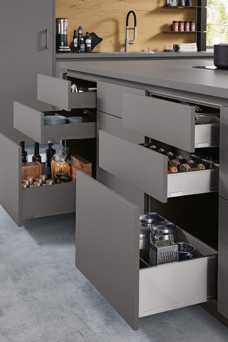 Modern kitchen drawers2
